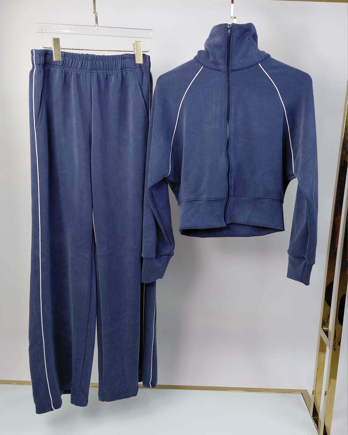 Contour Piping Zip-Up Jogging Set