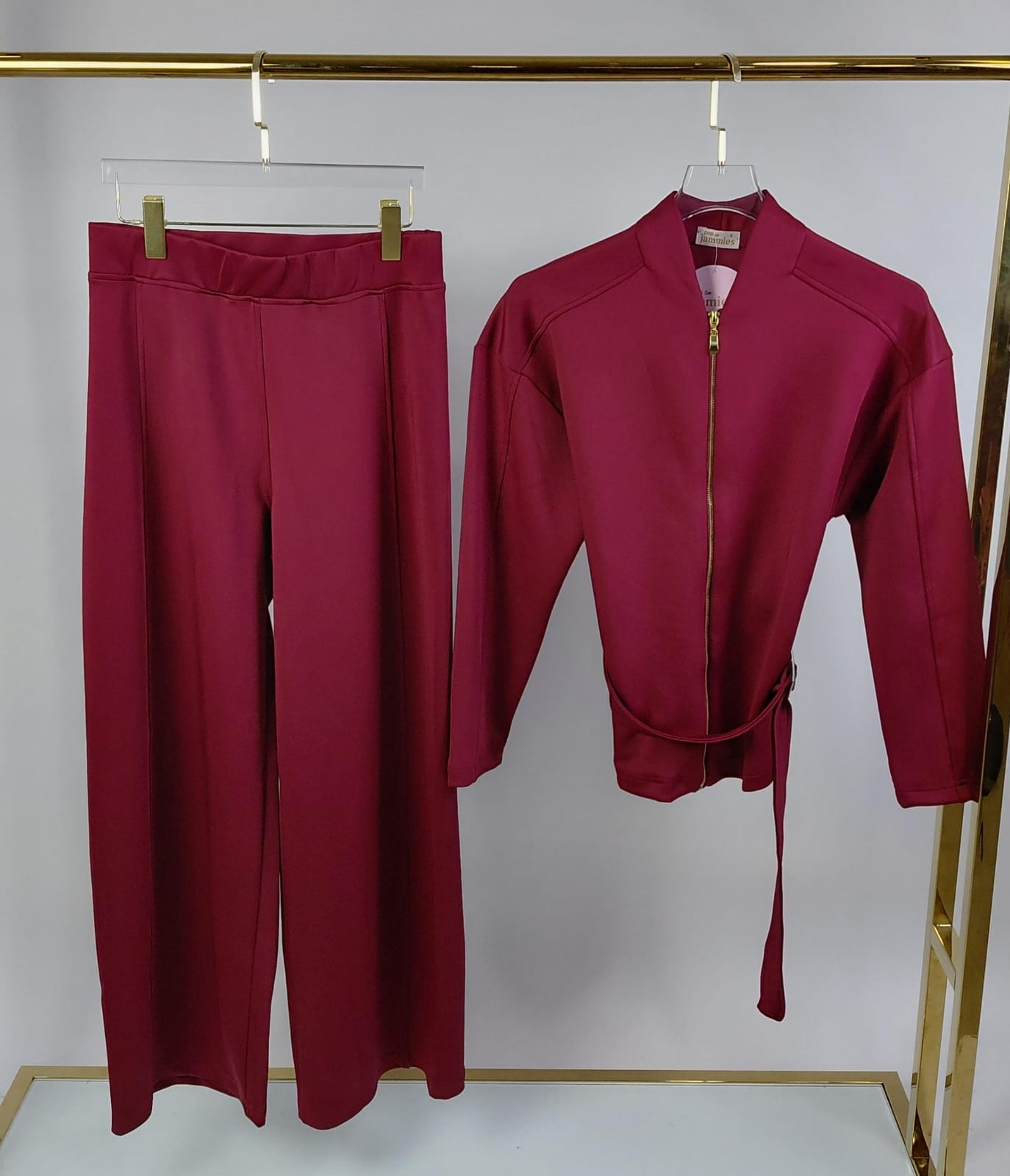 Retro-Chic Jogging Set