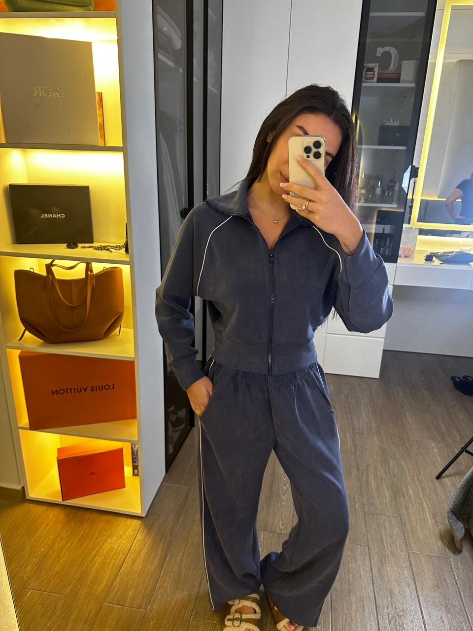 Contour Piping Zip-Up Jogging Set