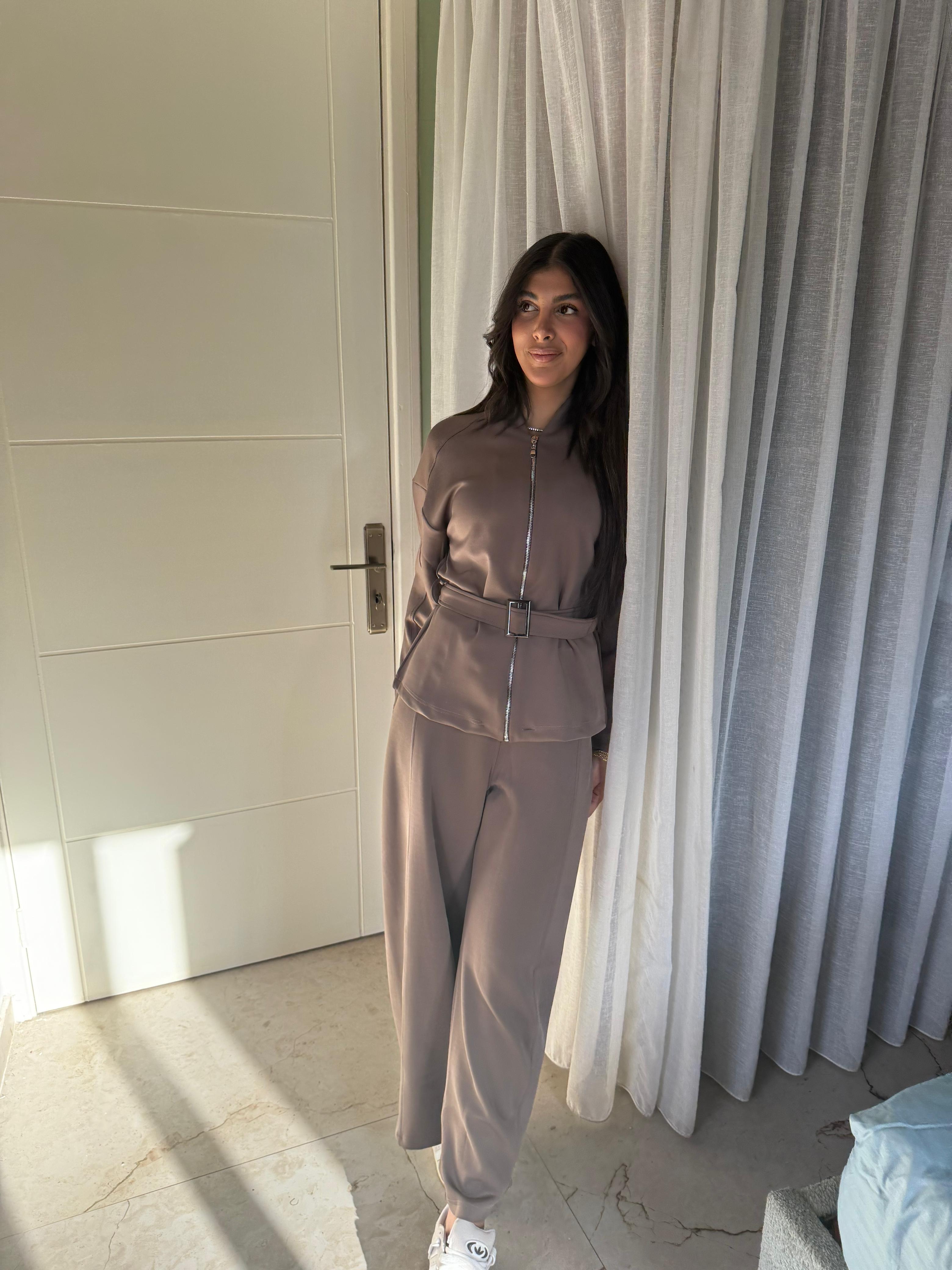 Retro-Chic Jogging Set