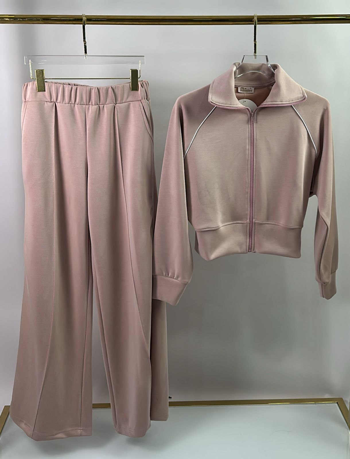 Contour Piping Zip-Up Jogging Set