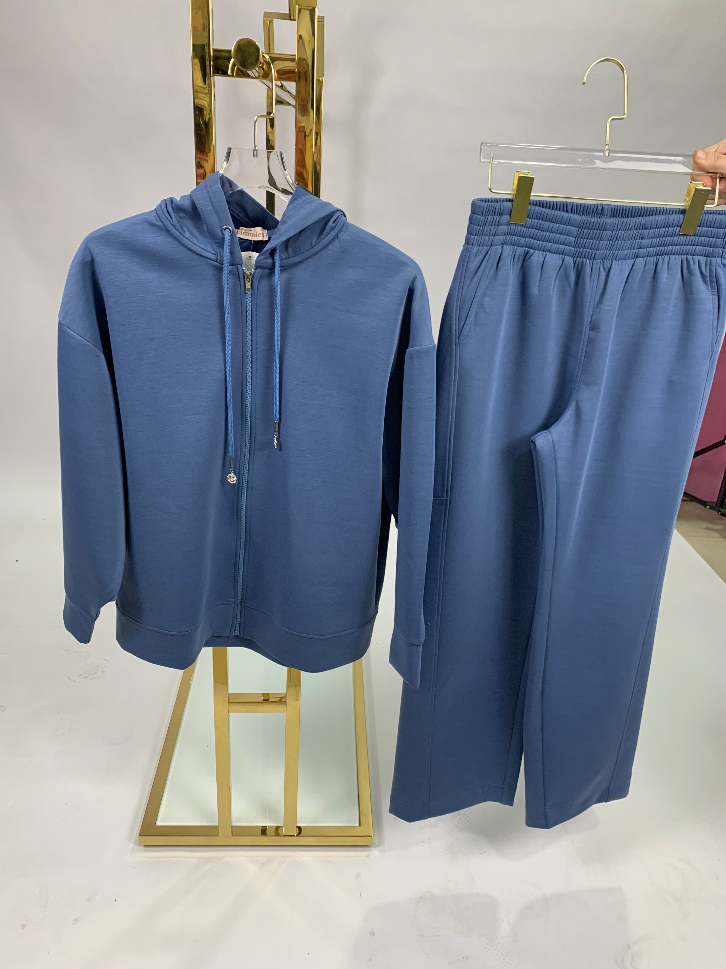 a 2 piece jogging suit for women
