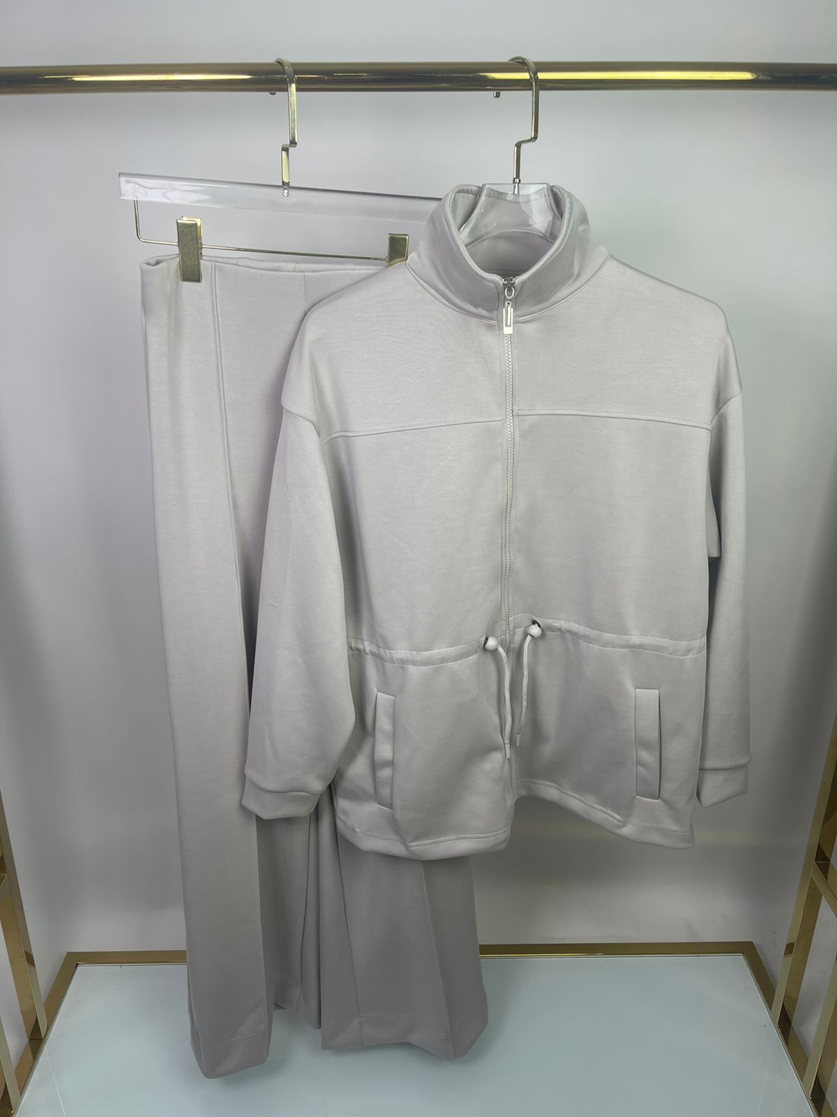 Sporty Pajama Set with Waist Cinch_Comfort Meets Style!
