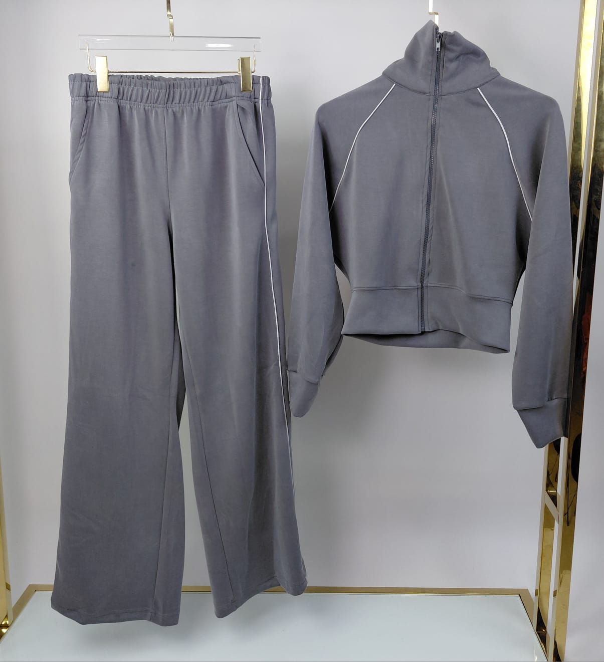 Contour Piping Zip-Up Jogging Set