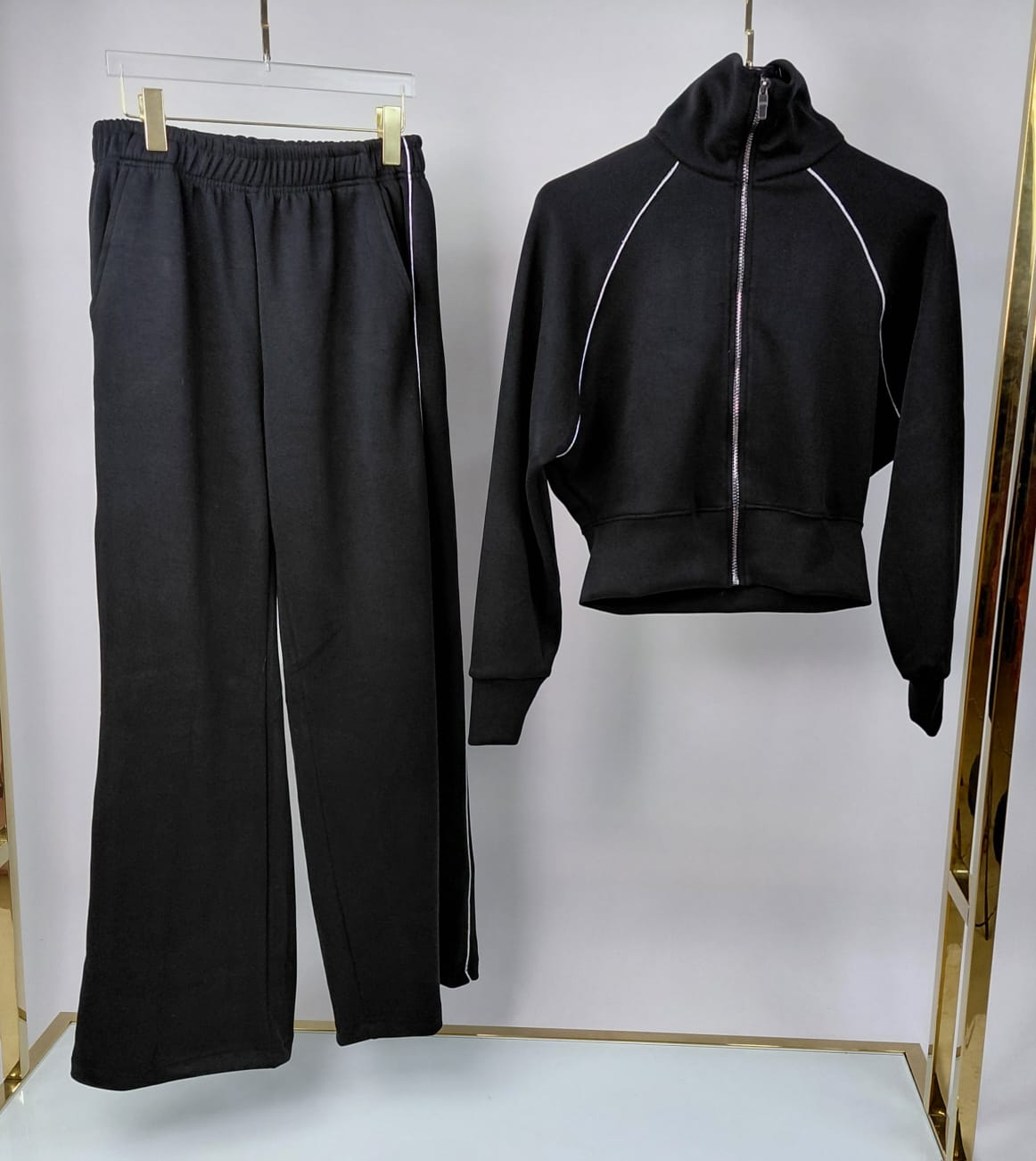 Contour Piping Zip-Up Jogging Set