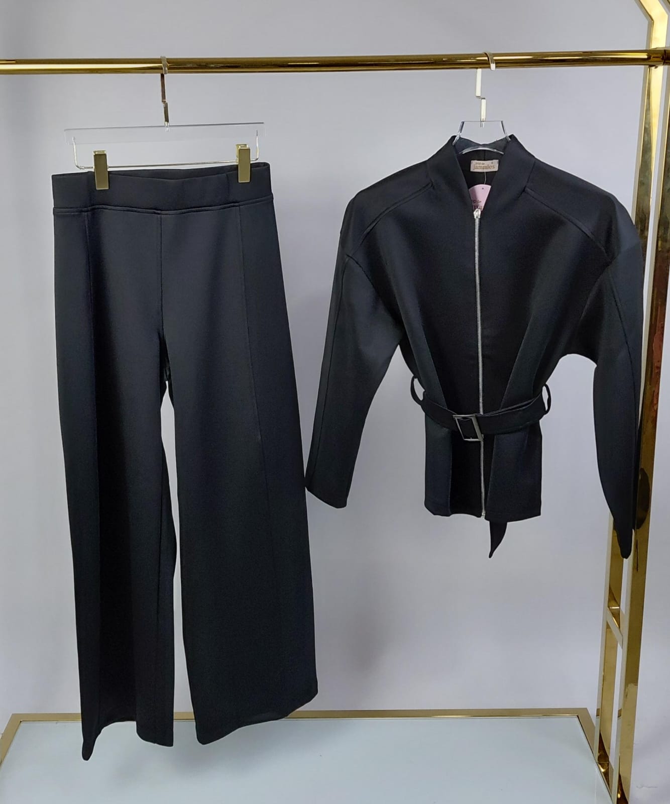 Retro-Chic Jogging Set