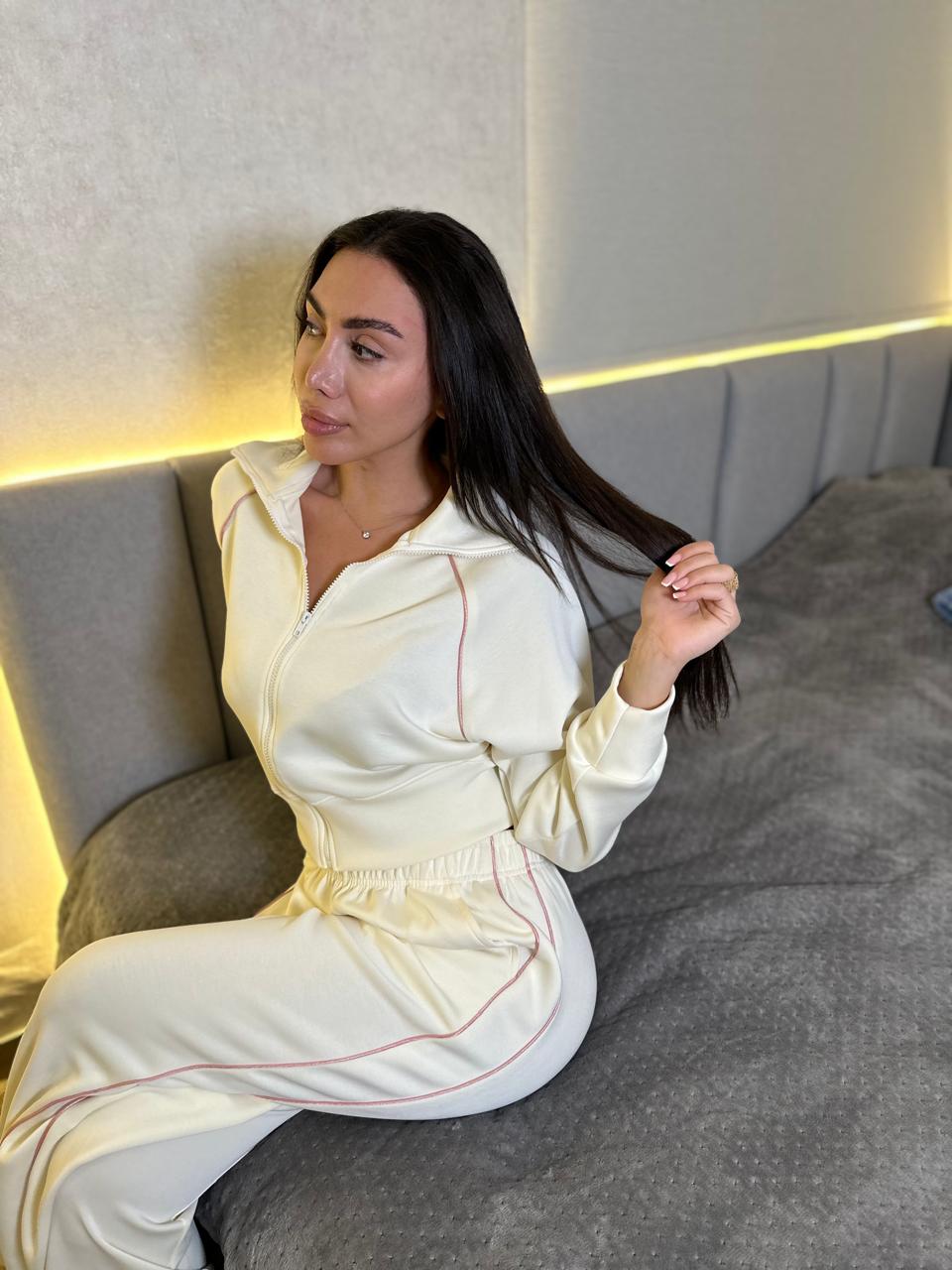 Contour Piping Zip-Up Jogging Set