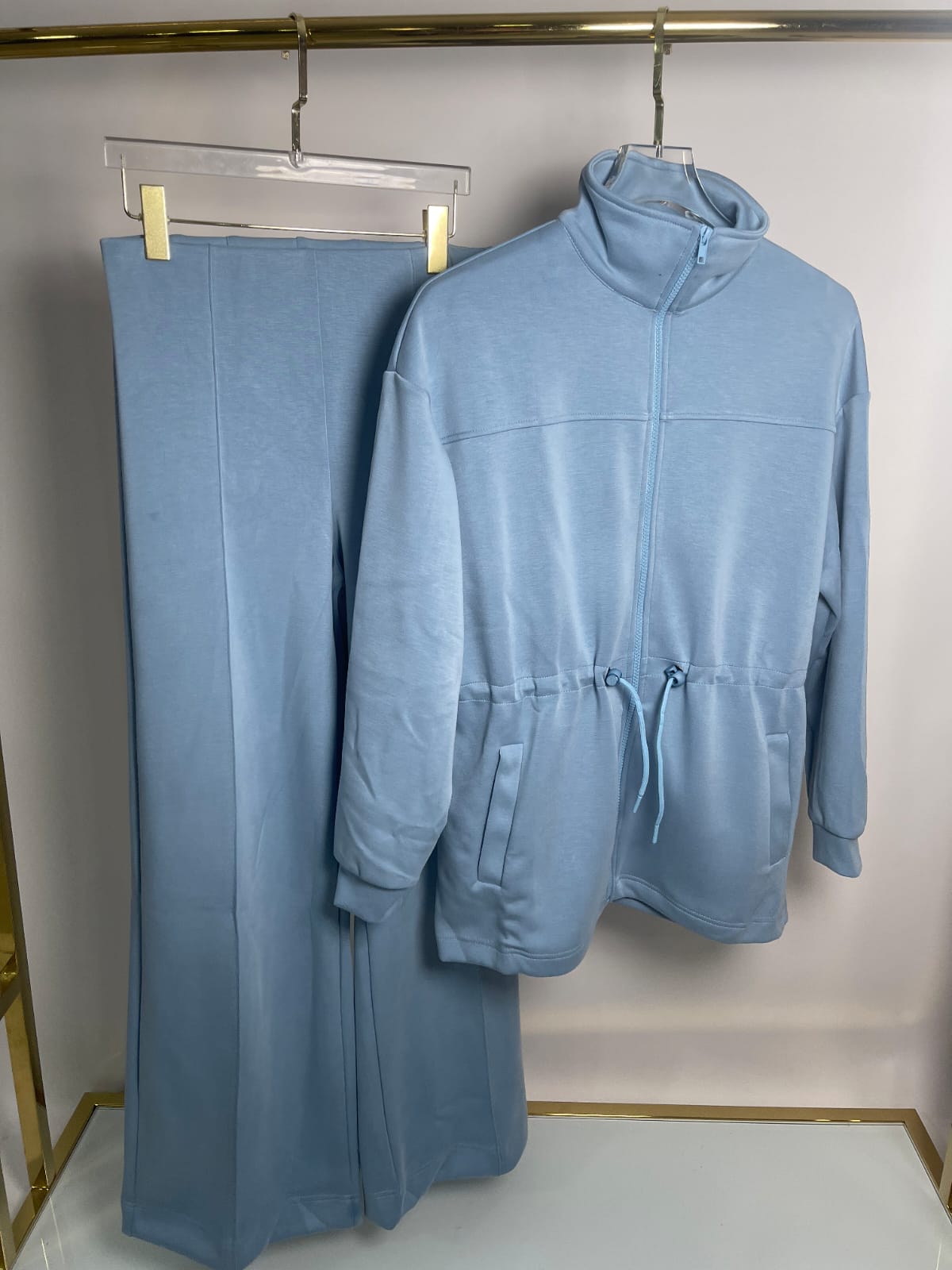 Sporty Pajama Set with Waist Cinch_Comfort Meets Style!