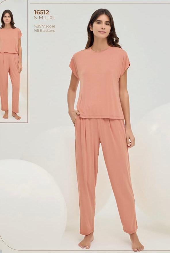 women’s 2-piece summer pyjama set in a soft peachy pink color - women pajama - summer pajama - soft pj - breathable pj